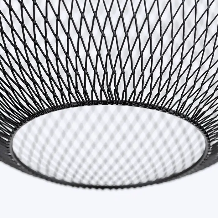 Orion Leuchten Pendelleuchte - L x B x H: 30 x 30 x 42 cm, E27 - Schwarzes Metallgeflecht mit Rautenmuster, das eine gebogene, offene Struktur bildet.