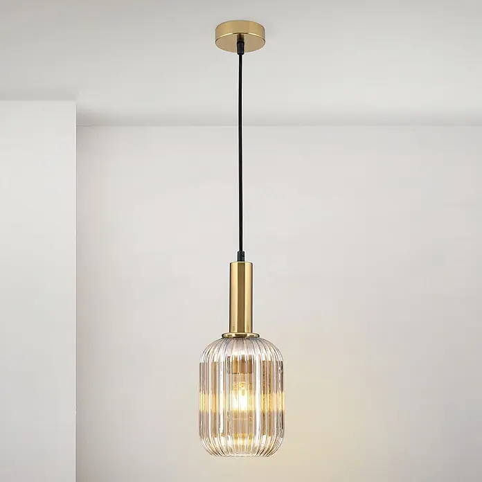 Orion Leuchten Pendelleuchte rund - E27 - Goldene Pendelleuchte mit schwarzem Kabel und geripptem Klarglasschirm.