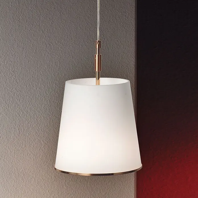 Orion Leuchten Pendelleuchte - L x B x H: 20 x 20 x 30 cm, E27 - Weiße konische Pendelleuchte mit Kupferdetails, hängend.