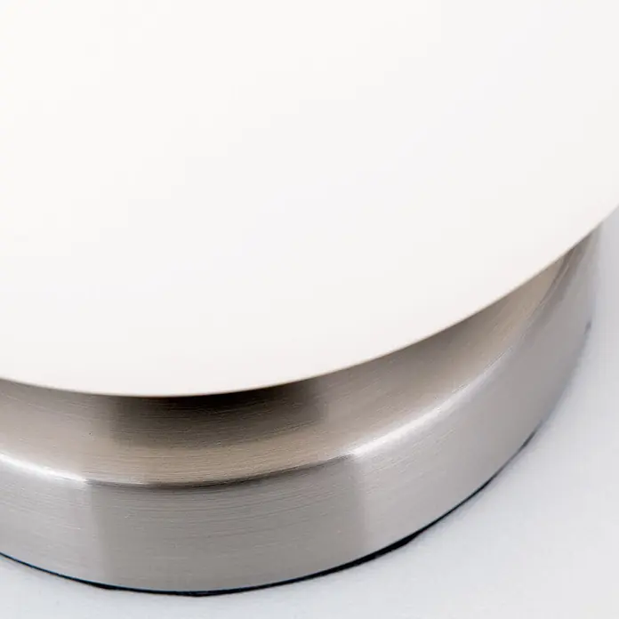 Orion Leuchten LED-Tischleuchte - 3 W, L x B x H: 12,6 x 12,6 x 14 cm, Warmweiß - Weißes Produkt mit gebürsteter Edelstahlbasis.