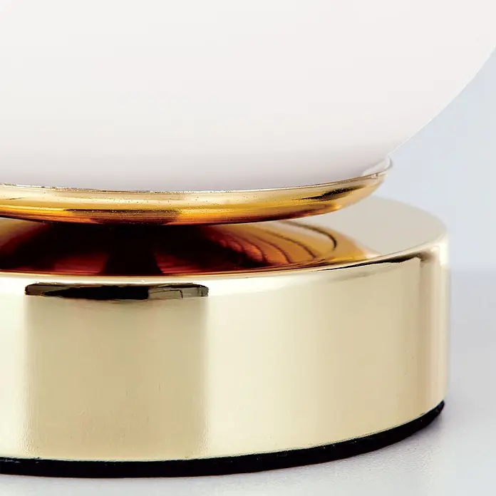 Orion Leuchten LED-Tischleuchte - 3 W, L x B x H: 12,6 x 12,6 x 14 cm, Warmweiß - Goldfarbener Metallsockel einer Lampe mit weißem kugelförmigem Aufsatz.