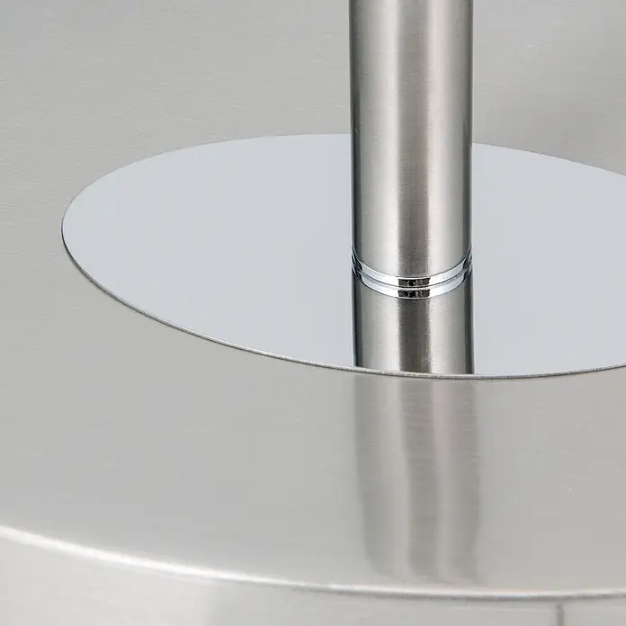 Orion Leuchten Stehleuchte - 40 W, Höhe: 165 cm, E27 - Gebürsteter Metall-Zylinderfuß auf einer glänzenden Chromscheibe, auf einer größeren gebürsteten Metallbasis.