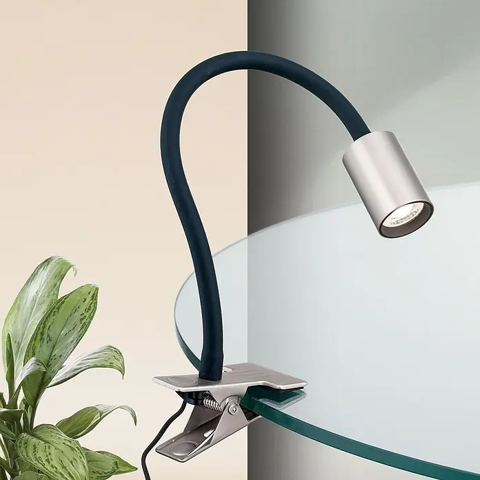Orion Leuchten LED-Klemmleuchte - L x B x H: 46 x 6 x 12 cm, 5 W, Lichtfarbe: Warmweiß - Flexible Klemmleuchte mit schwarzem Schwanenhals und gebürstetem Metallkopf, an Glasfläche geklemmt.