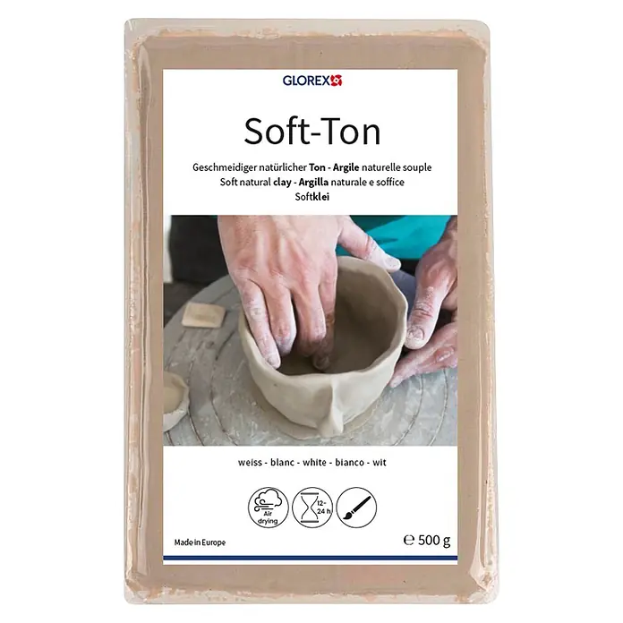 Glorex Hobby Time Softton - 500 g, Weiß - Packung Glorex Soft-Ton lufttrocknender Ton in Weiß, Hände formen eine Schale.