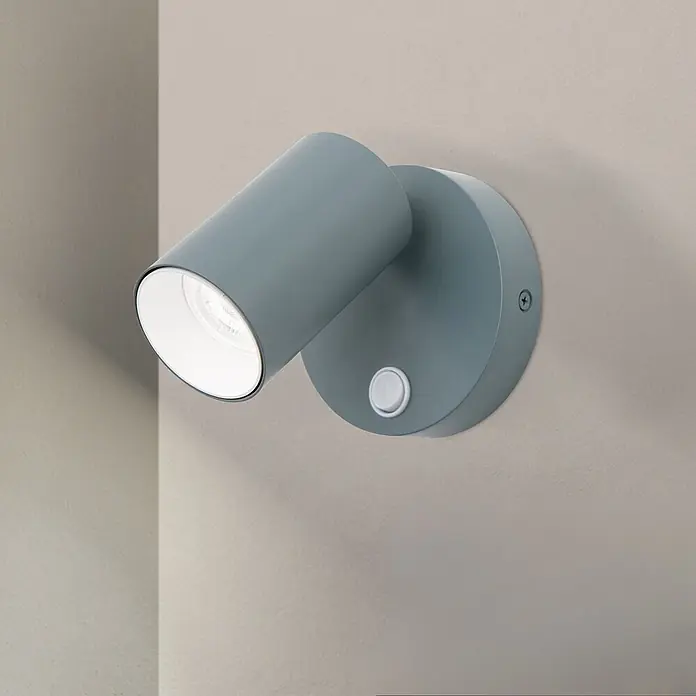 Orion Leuchten Wandstrahler - L x B x H: 9 x 13,5 x 2,5 cm, GU10 - Blau-grauer Wandstrahler mit verstellbarem Kopf, integriertem Licht und kleinem weißen Knopf an der runden Basis.