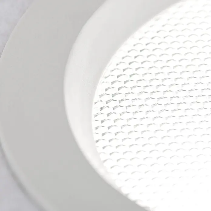 Orion Leuchten LED-Einbauleuchte rund -  - Mattweißer, runder Lichtdiffusor mit einem geometrisch strukturierten Muster in der Mitte.