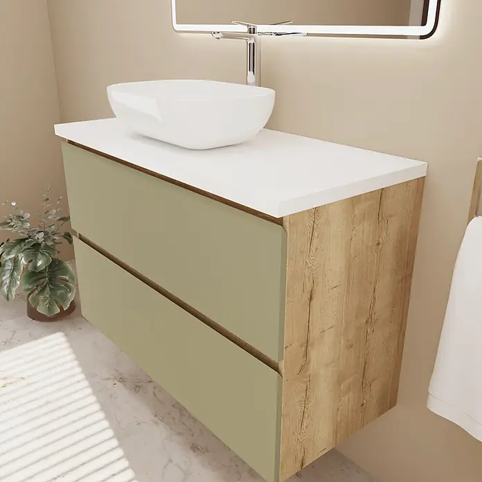 Mueble bajo de lavabo Isa - An x Pr x Al: 90 x 44,6 x 54,5 cm, Verde, Apertura con uñero ingletado 45 grados - Mueble de baño verde salvia y efecto madera con encimera, lavabo blanco y grifo cromado.