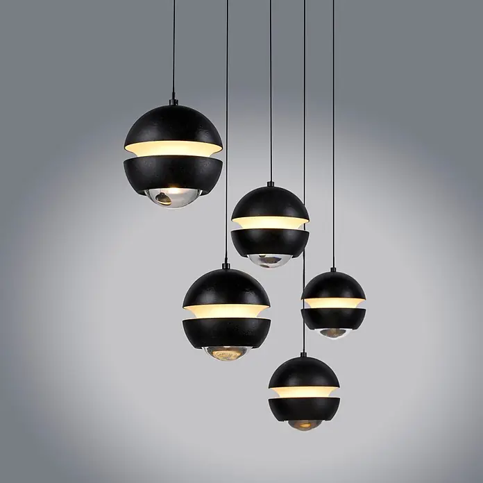 Just Light LED-Pendelleuchte Lini - 4,5 W, L x B x H: 10 x 110 x 22 cm, Schwarz, Warmweiß - Fünf schwarze, strukturierte kugelförmige Pendelleuchten mit klaren Glasböden strahlen warmes Licht aus und hängen in unterschiedlichen Höhen.