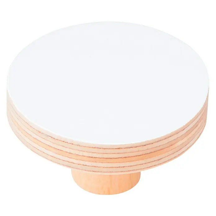 Nesu Pomo para muebles Círculo blanco - Ø x Al: 80 x 27 mm, Madera, Lacado - Primer plano de un pomo de mueble redondo y blanco con base de madera. El pomo es sencillo y moderno y se adapta a muchos estilos de muebles.