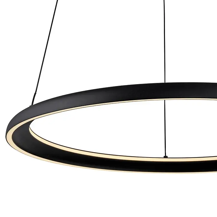 Just Light LED-Pendelleuchte rund Quillo - 42 W, Ø x H: 60 x 180 cm, Schwarz - Schwarze runde LED-Pendelleuchte mit integrierter Lichtleiste, an Kabeln hängend.