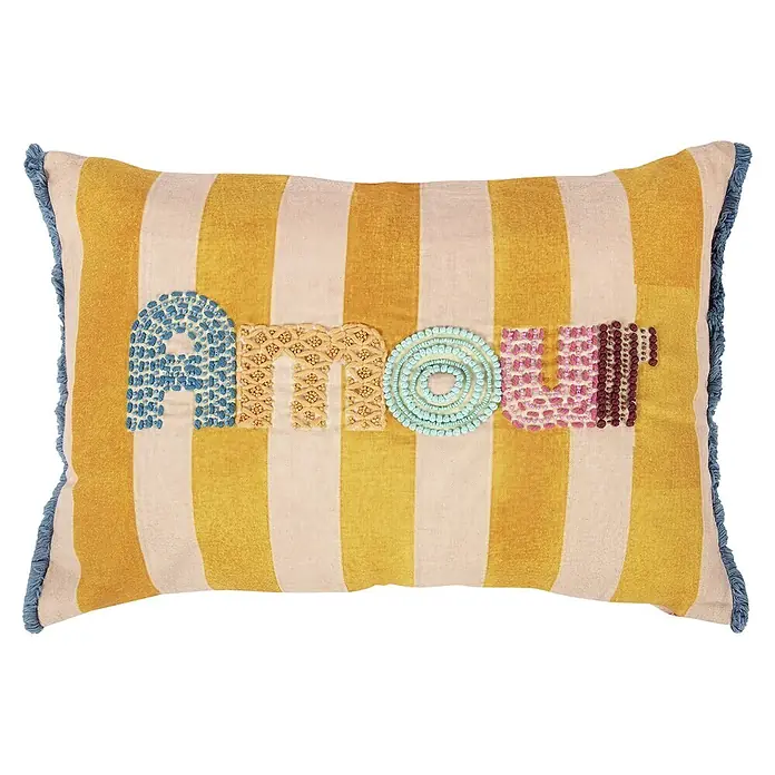 Kissen Artisan - Amour, Gelb, 50 x 35 cm - Gestreiftes Zierkissen mit "AMOUR"-Stickerei in verschiedenen Farben und blauen Fransen.