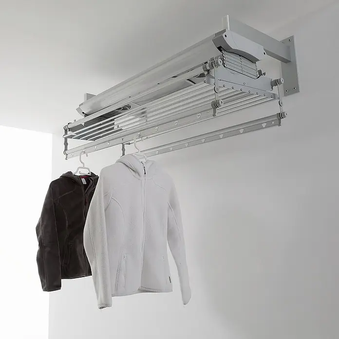 Foxydry Wandwäschetrockner Air 150 Wand - 160 cm, Farbe: Stahlgrau - Grauer, elektrischer Deckenwäschetrockner mit ausziehbaren Stangen, der zwei Jacken hält.