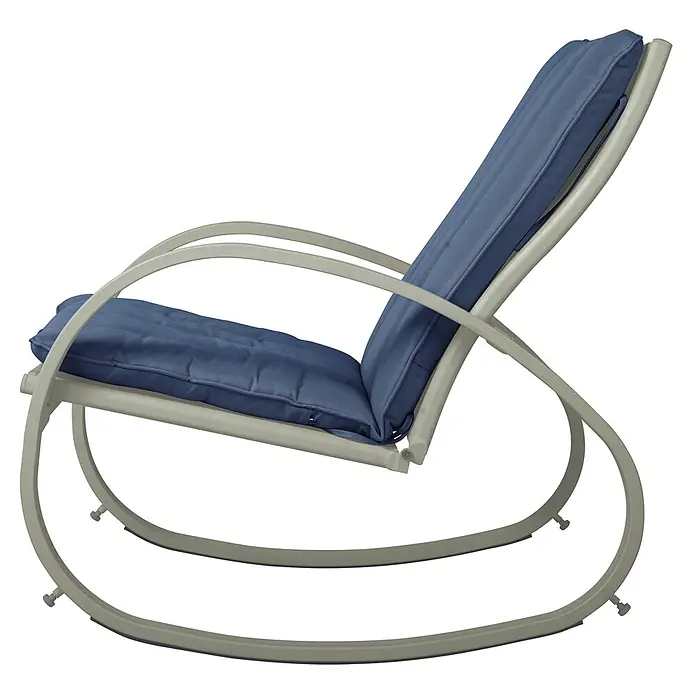 SVITA Garten-Schaukelstuhl EIBY DELUXE - 1 Stk., 50 % Polyester, 50 % Stahl - Seitenansicht eines hellgrauen Metall-Gartenwippstuhls mit dicken blauen Kissen.