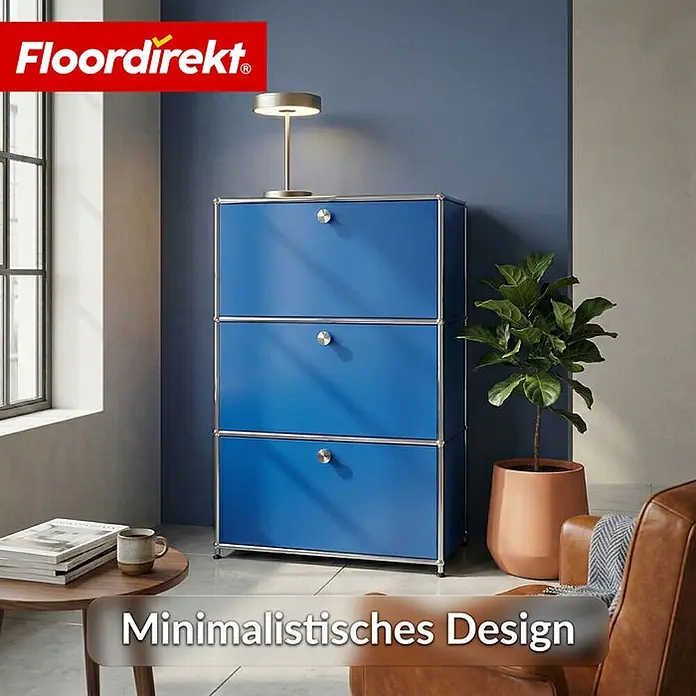 Floordirekt Metall-Mehrzweckschrank Concept Epure MK-129 Blau - Blau - Blauer dreischübiger Modularschrank mit Chromrahmen in einem modernen minimalistischen Raum.