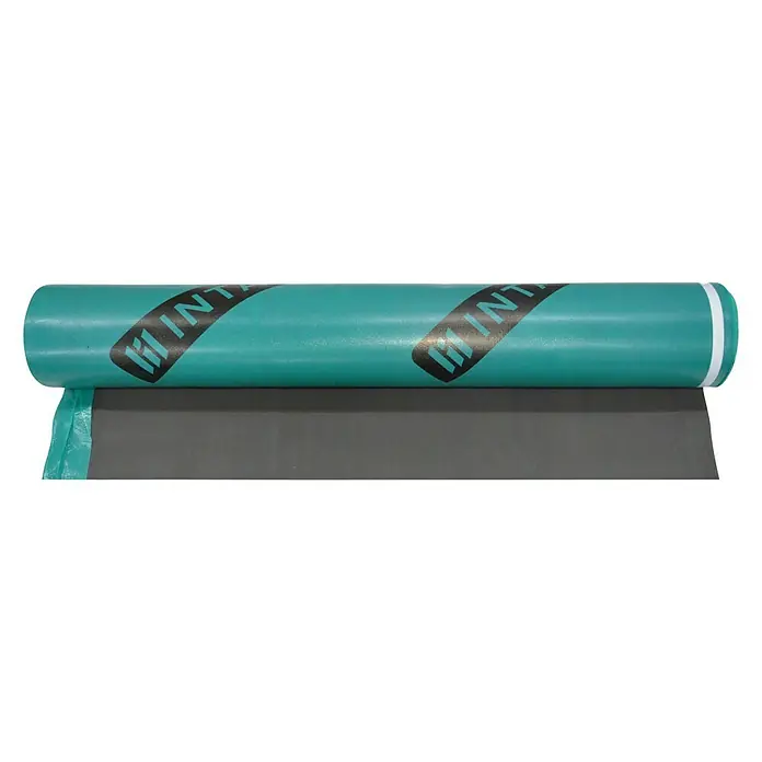 Base aislante Eva Flex - 15 m², 12,5 m x 1,2 m x 2 mm - Rollo de membrana bituminosa con superficie verde y logotipo de empresa. Ideal para impermeabilización de tejados y sellado de edificios.