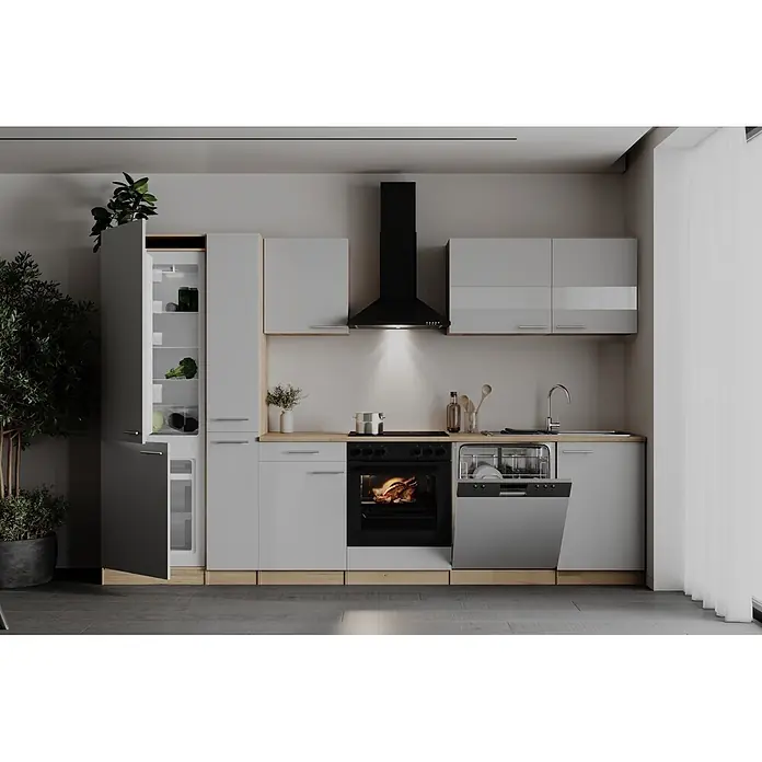Respekta Küchenzeile Merle - Breite: 310 cm, Weiß, Mit Elektrogeräten - Moderne hellgraue Küche mit Holzarbeitsplatten, schwarzen Geräten, geöffnetem Kühlschrank und Geschirrspüler. Ein Truthahn brät im Ofen.