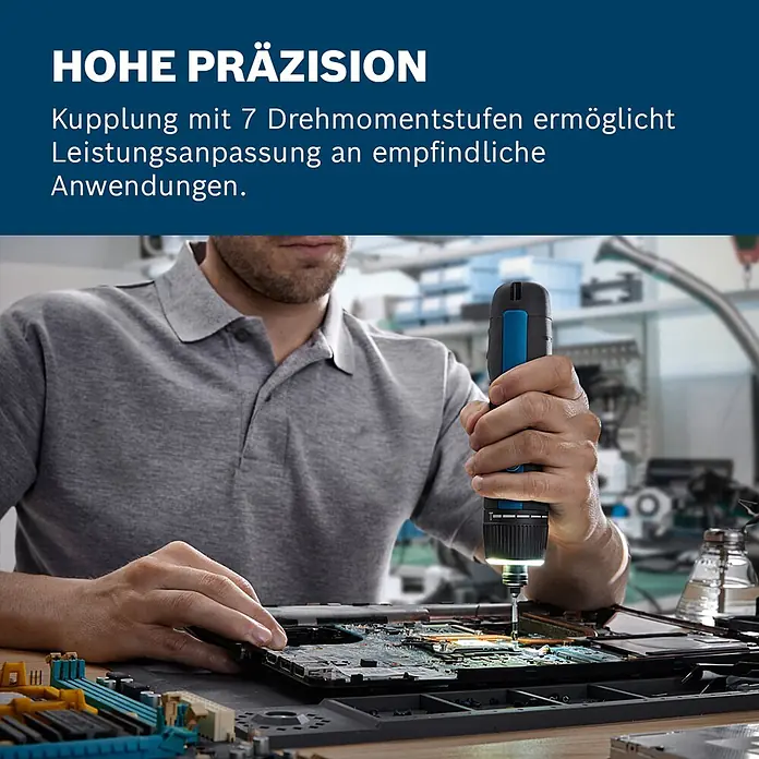 Bosch Professional Akkuschrauber Go - 3,6 V, 1 Akku, 5 Nm - Eine Person benutzt einen schwarz-blauen elektrischen Präzisionsschraubendreher zur Arbeit an einer Laptop-Platine.