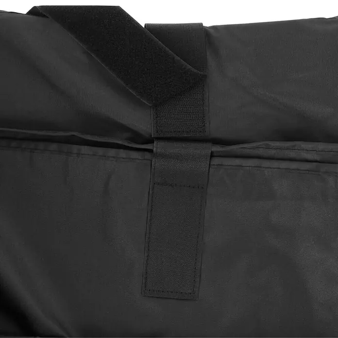 Grillstar Grill-Schutzhülle - Passend für: Grillstar Holzkohlegrill Boston, Kunststoff - Nahaufnahme einer schwarzen Stofftasche mit schwarzen Klettverschlussriemen.