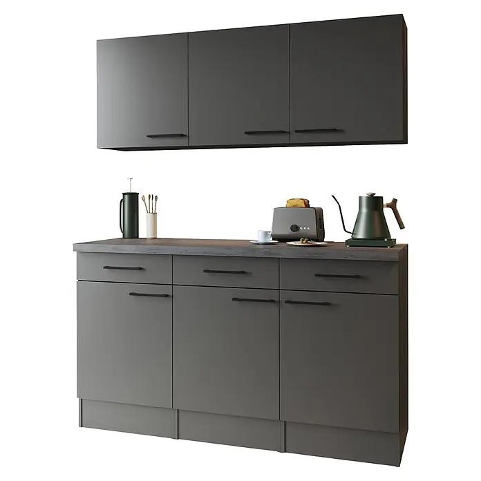Respekta Oliver Sideboard - Breite: 150 cm, Grau Matt, Mit Oberschrank - Dunkelgraue Küchenunter- und Oberschränke mit schwarzen Griffen und grauer Arbeitsplatte. Verschiedene Frühstücksartikel stehen auf der Arbeitsplatte.
