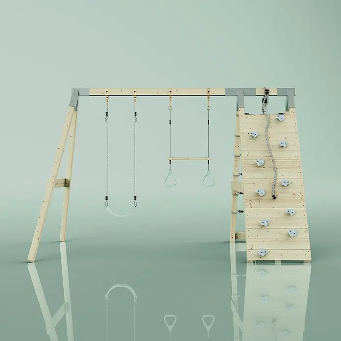 OutdoorToys Schaukel Klettergerüst Waschbär - B x L: 183 x 322 cm, Holz - Holzspielgerät mit grauen Metallakzenten, zwei Schaukeln, Turnringen, einer Holzstange, Kletterwand mit Griffen und Seil.