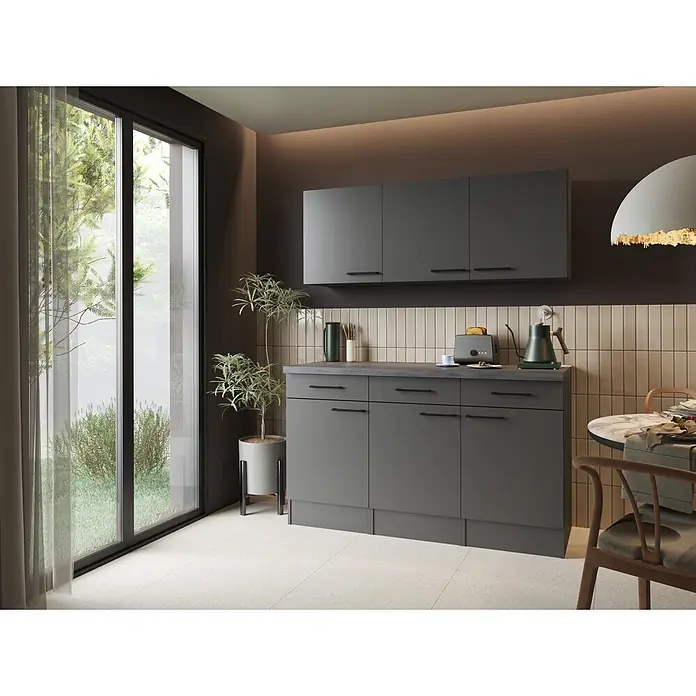 Respekta Oliver Sideboard - Breite: 150 cm, Grau Matt, Mit Oberschrank - Dunkelgraue Küchenschränke mit schwarzen Griffen und einer dunkelgrauen Arbeitsplatte.