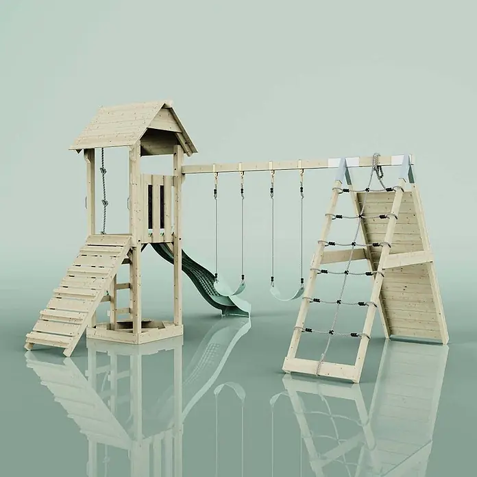 OutdoorToys Klettergerüst Kiruna - Holz, Grün - Holzspielturm mit Rutsche, zwei Schaukeln und Kletternetz für Kinder.