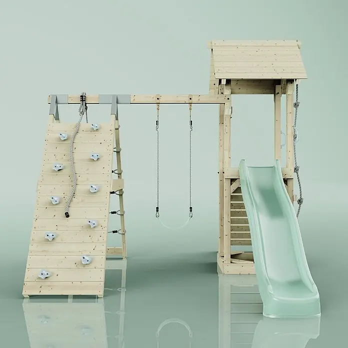 OutdoorToys Klettergerüst Trondheim - 293 x 357 x 273 cm, Holz, Grün - Hölzernes Spielset mit Kletterwand, zwei Schaukeln und einer hellgrünen Rutsche, die von einem kleinen Turm führt.