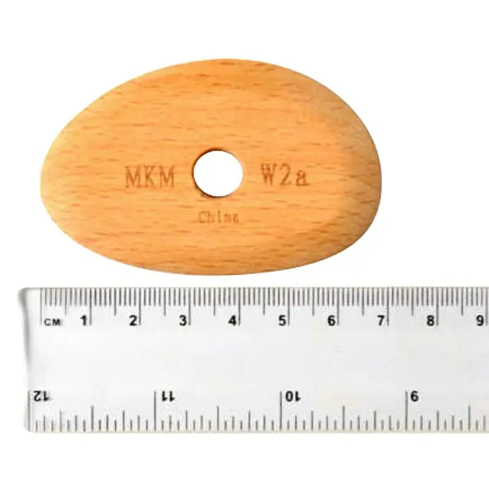 Cuña de madera Wood Rib - L x An x Al: 1 x 6,45 x 4,45 cm - Herramienta de modelado de madera MKM W2a con orificio y escala de medición.