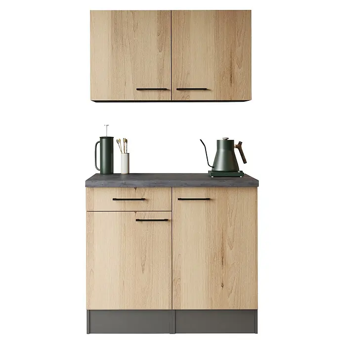 Respekta Buffetschrank - Breite: 100 cm, Artisan Eiche, Mit Oberschrank - Helle Holz-Küchenschränke mit dunkelgrauen Griffen, Arbeitsplatte und Sockel, dazu dunkelgrüne Kaffeezubereitungsgeräte.
