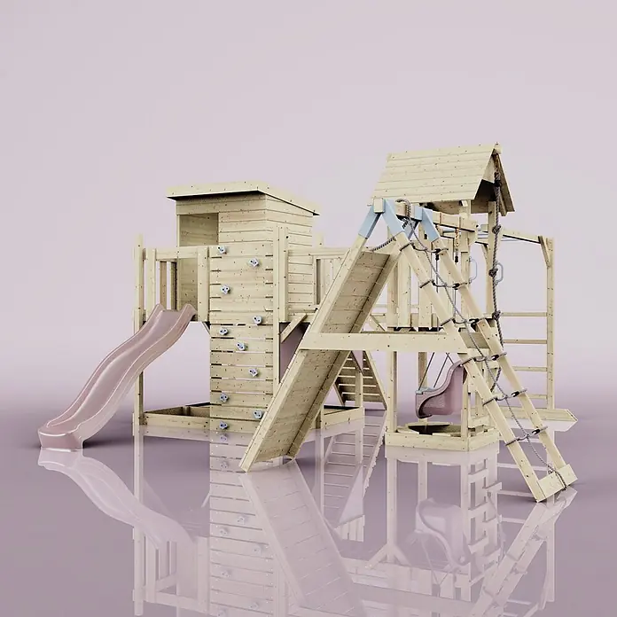 OutdoorToys Kinderspielturm Polarplay Tessa - L x B x H: 490 x 503 x 274 cm, Rosa - Ein großer Holz-Spielplatz mit rosa Rutsche, Kletterwand, Schaukel und Seilleitern, auf glänzender Oberfläche gespiegelt.