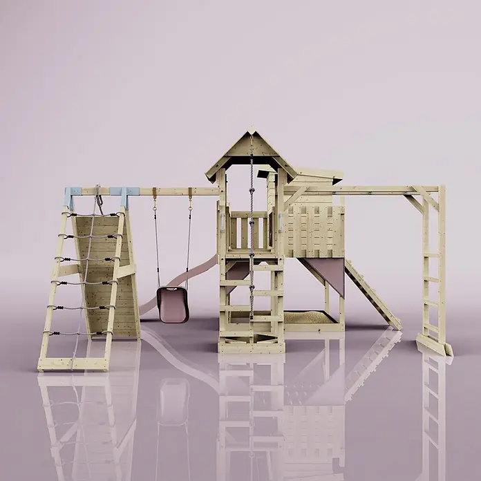 OutdoorToys Kinderspielturm Polarplay Tessa - L x B x H: 490 x 503 x 274 cm, Rosa - Holzspielplatz mit Kletternetz, Schaukel, Rutsche, Leiter und Sandkasten, mit hellblauen Akzenten an Schaukelbalken und Seilen.