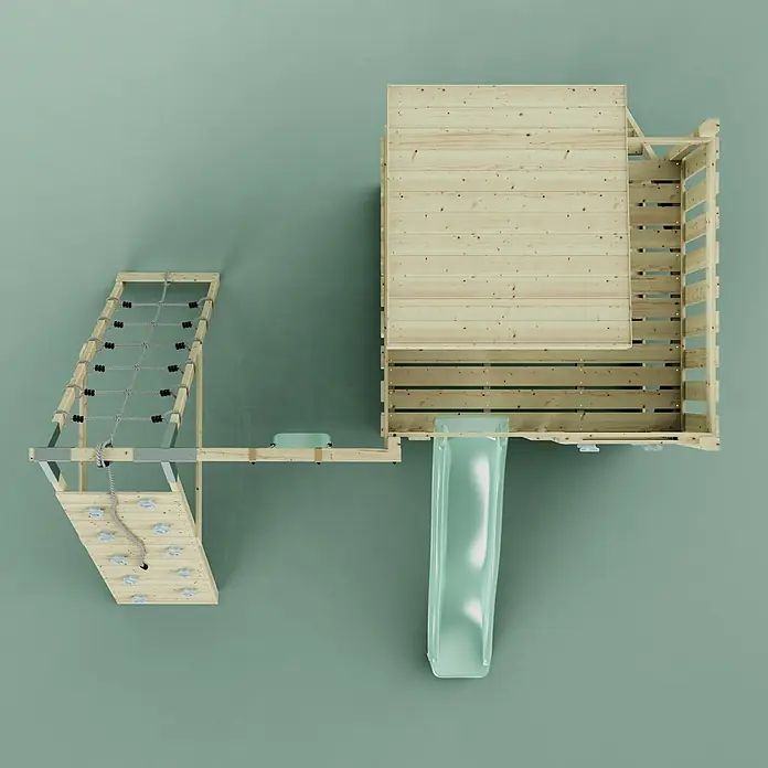 OutdoorToys Kinderspielturm Freja Kinderschaukel; - Holz, Grün - Hölzernes Kinderspielset mit Kletternetz, Kletterwand mit weißen Griffen, grüner Rutsche und erhöhter Holzspielplattform.