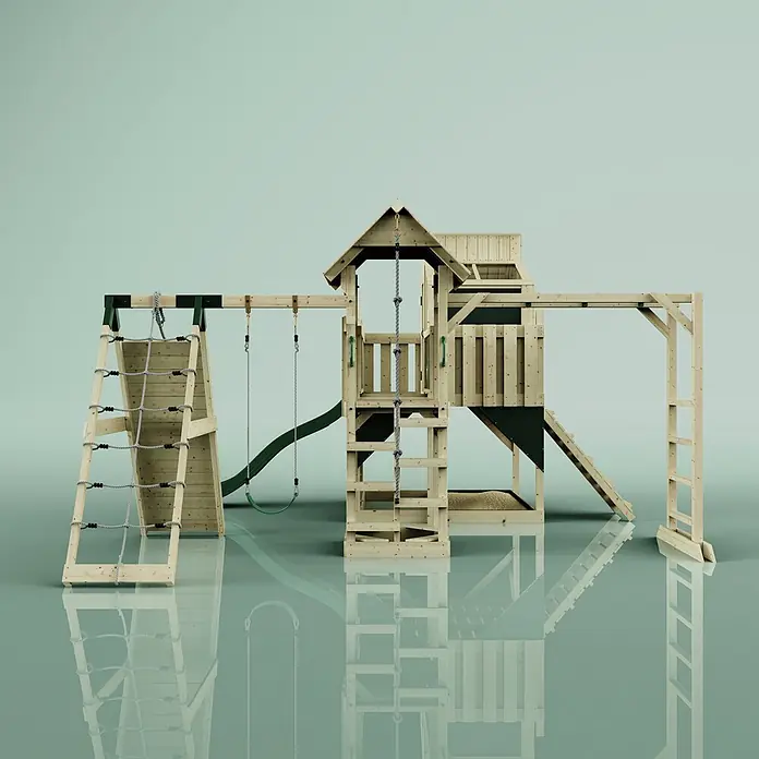 OutdoorToys Kinderspielturm Polarplay Tammo - L x B x H: 490 x 503 x 291 cm, Grün - Hölzernes Spielturm-Set mit Schaukeln, Rutsche, Kletternetz und Sandkastenbereich. Naturholz mit grünen Akzenten.