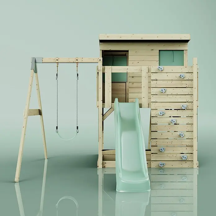 OutdoorToys Kinderspielturm Tjorven - L x B x H: 306 x 415 x 260 cm, Grün - Hölzernes Spielgerüst mit Spielhaus, Schaukel, hellgrüner Rutsche und Kletterwand mit grauen Griffen.