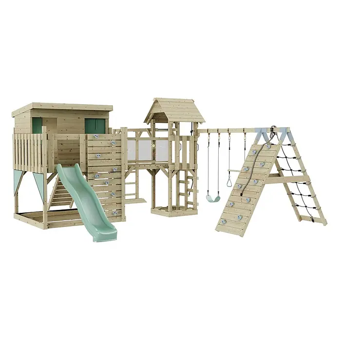 OutdoorToys Kinderspielturm Malin Trapezschaukel; - Holz, Grün - Großer Kinderspielplatz aus Holz mit mehreren Türmen, grüner Rutsche, Kletterwand, Seilleiter und Schaukeln.