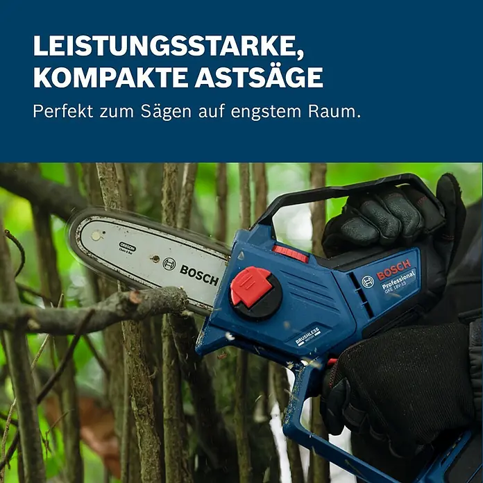 Bosch Professional AMPShare 18V Akku-Astsäge GKE 18V-15 - 18 V, Ohne Akku, Schwertlänge: 15 cm - Eine Person schneidet mit einer kompakten, blau-schwarzen Bosch Akku-Kettensäge Äste in dichtem Geäst.