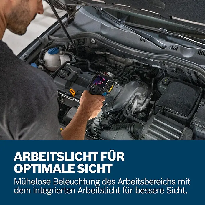 Bosch Professional Wärmebildkamera GTC 12V-450-13 - -20 °C - 450 °C - Person inspiziert einen Motor mit einer Wärmebildkamera mit integriertem Arbeitslicht.