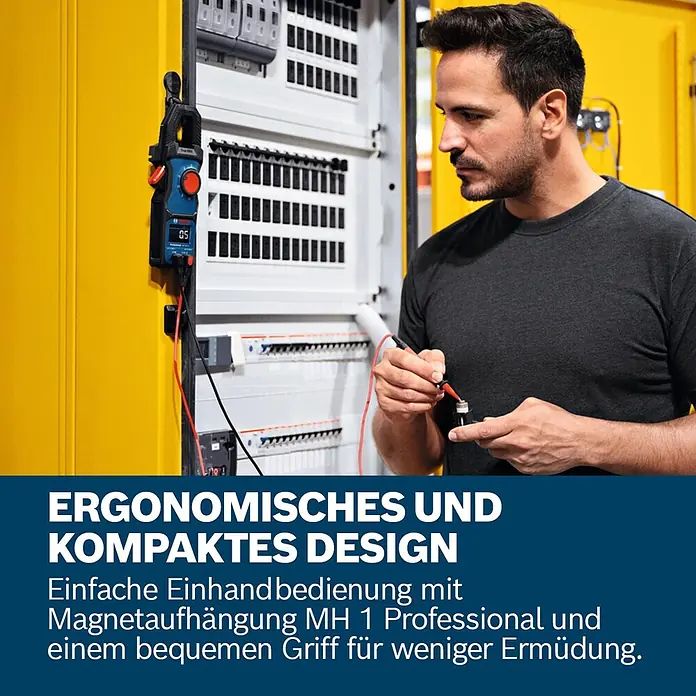 Bosch Professional Stromzange GMC 600-15 - 600 V, Blau, Schwarz - Mann benutzt ein blau-schwarzes Bosch Zangenmessgerät mit Magnetaufhängung an einer Schalttafel. Ergonomisches Design für Einhandbedienung.