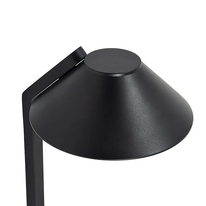 Lindby Erdspießleuchte Capelo -  - Schwarze Metall-Wegleuchte mit konischem Schirm.