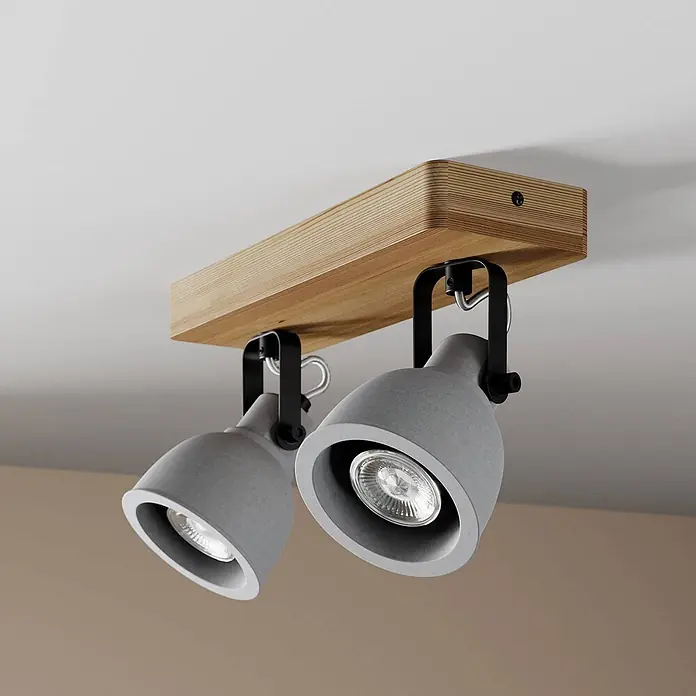 Lindby Deckenstrahler Mitis - Holz dunkel, alu / grau / zink, GU10 - Moderner Deckenstrahler mit zwei grauen Lampen in Betonoptik auf Holzsockel.