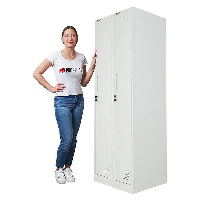 Proregal Spind Mega Deal 2x ELEPHANT 1 Abteil - H x B x T: 180 x 30 x 50 cm, Grau, Zerlegt, Anzahl Fächer: 1 Stk. - Weißer zweitüriger Metallspindschrank mit Schlössern und Lüftung, neben einer Person zur Veranschaulichung der Größe.