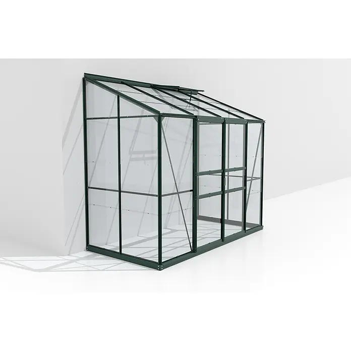 Vitavia Gewächshaus Styx 3300 - Außenmaß inkl. Dachüberstand (B x T): 255 x 132 cm, 3 mm, Smaragd - Das Bild zeigt ein Gewächshaus mit einem stabilen grünen Rahmen und transparenten Paneelen. Es ist ideal für den Anbau von Pflanzen und Gemüse.