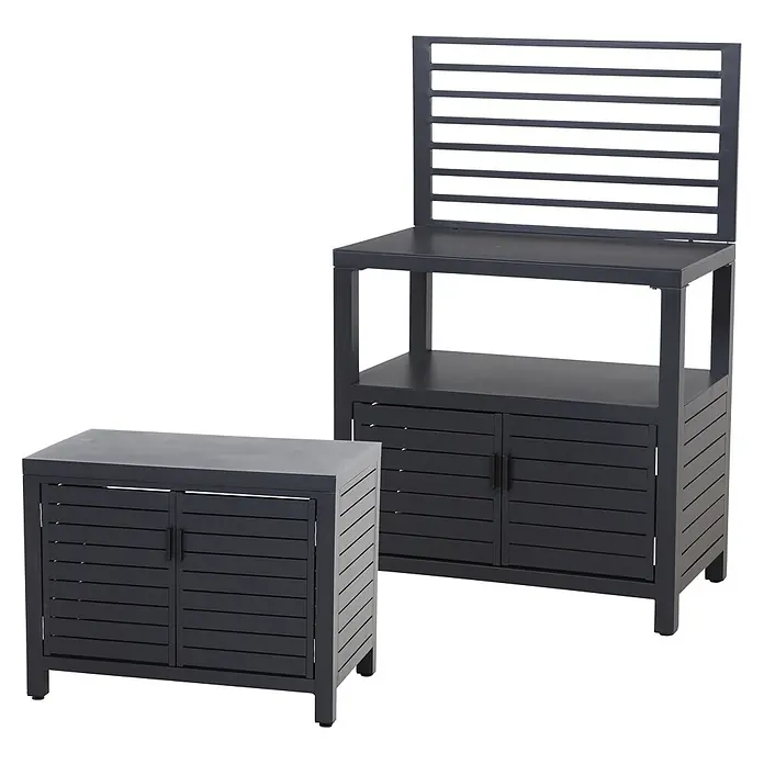Siena Garden Outdoorküche Texas - 2 -tlg., Anthrazit - Dunkelgraue Lamellen-Gartenschränke: ein hoher Schrank mit Rückgitter und ein niedriger Schrank.