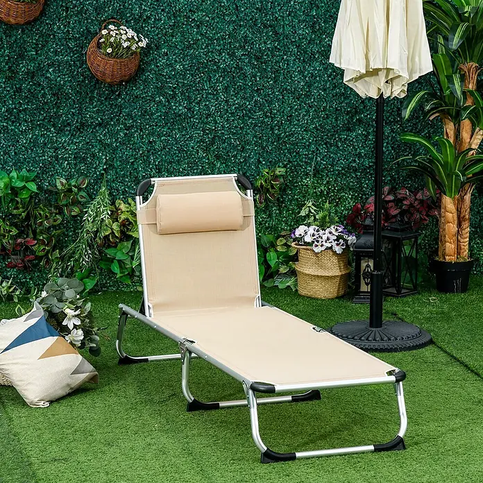 Furnicato Gartenliege - B x T: 60 x 189 cm, Beige, Aluminium - Beigefarbene klappbare Liege mit silbernem Gestell und Kopfstütze.