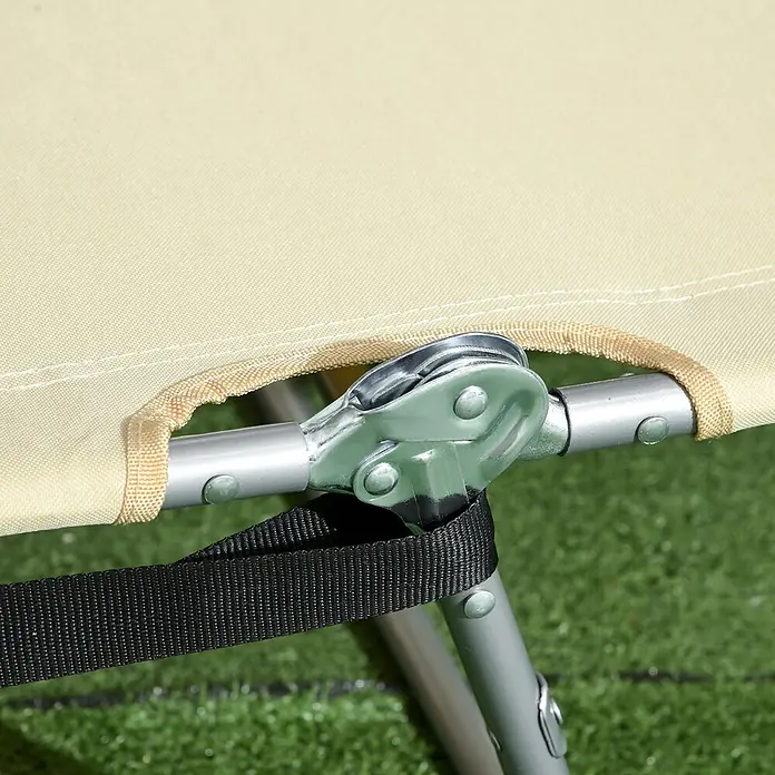 Outsunny Gartenliege - B x T: 55 x 185 cm, Beige, Polyester, Rückenlehne verstellbar - Nahaufnahme von beigem Stoff auf Metallrahmen, mit silbernem Scharnier und schwarzem Tragegurt.