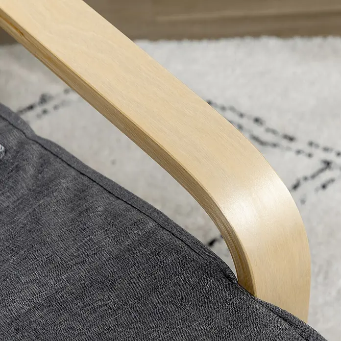 Furnicato Gartenliege - B x T: 94 x 100 cm, Grau, Polyester - Nahaufnahme einer hellen Holzarmlehne und eines dunkelgrauen Stoffkissens eines Stuhls.