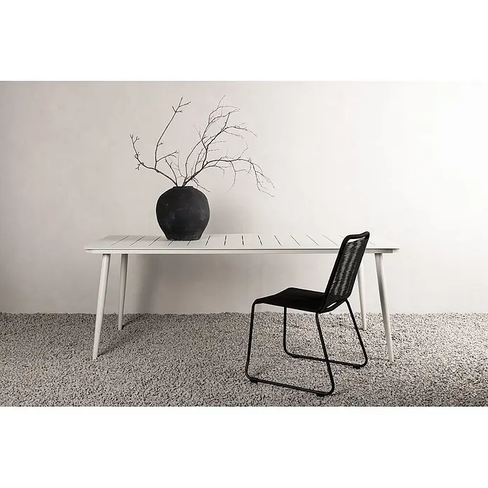 Ebuy24 Gartentisch Lina - L x B x H: 200 x 90 x 75 cm, Ø x H: 90 x 75 cm, Aluminium, Sonstige, Beige - Weißer Lamellen-Esstisch für den Außenbereich mit schwarzem Seilstuhl.