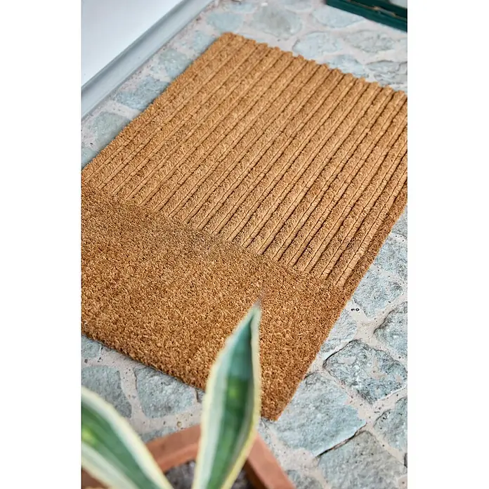 Fußmatte Coco Shape - 75 x 45 cm, Natur, Material Nutzschicht: 100 % Kokos, Streifen - Braune Kokos-Fußmatte mit gestreiften und texturierten Mustern auf Steinboden.
