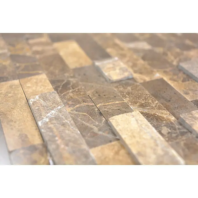 Selbstklebemosaik SAM 4NM52 - 30 x 27,5 cm, Braun, Matt - Nahaufnahme einer Wandverkleidung aus Marmor-Mosaikfliesen in Braun- und Beigetönen mit natürlichen Marmorierungen.