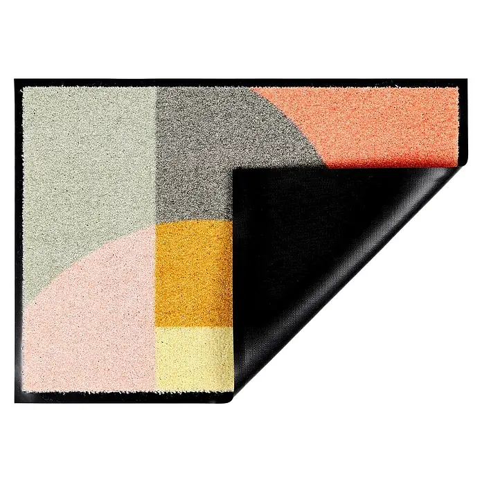 Fußmatte Bellevue - 70 x 50 cm, Bunt, Material Nutzschicht: 100 % Polyamid, Grafik - Abstrakte geometrische Fußmatte in Hellgrün, Grau, Pfirsich, Gelb und Goldbraun, mit schwarzem Rand und sichtbarer rutschfester Unterseite.